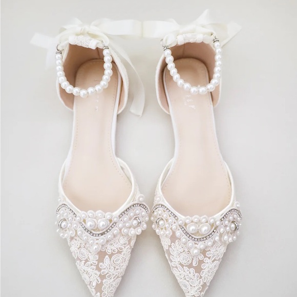 Kailee P Crochet Lace Pointy Toe Flats with Small Pearls Applique - Ivory Size 9 - Picture 2 of 2